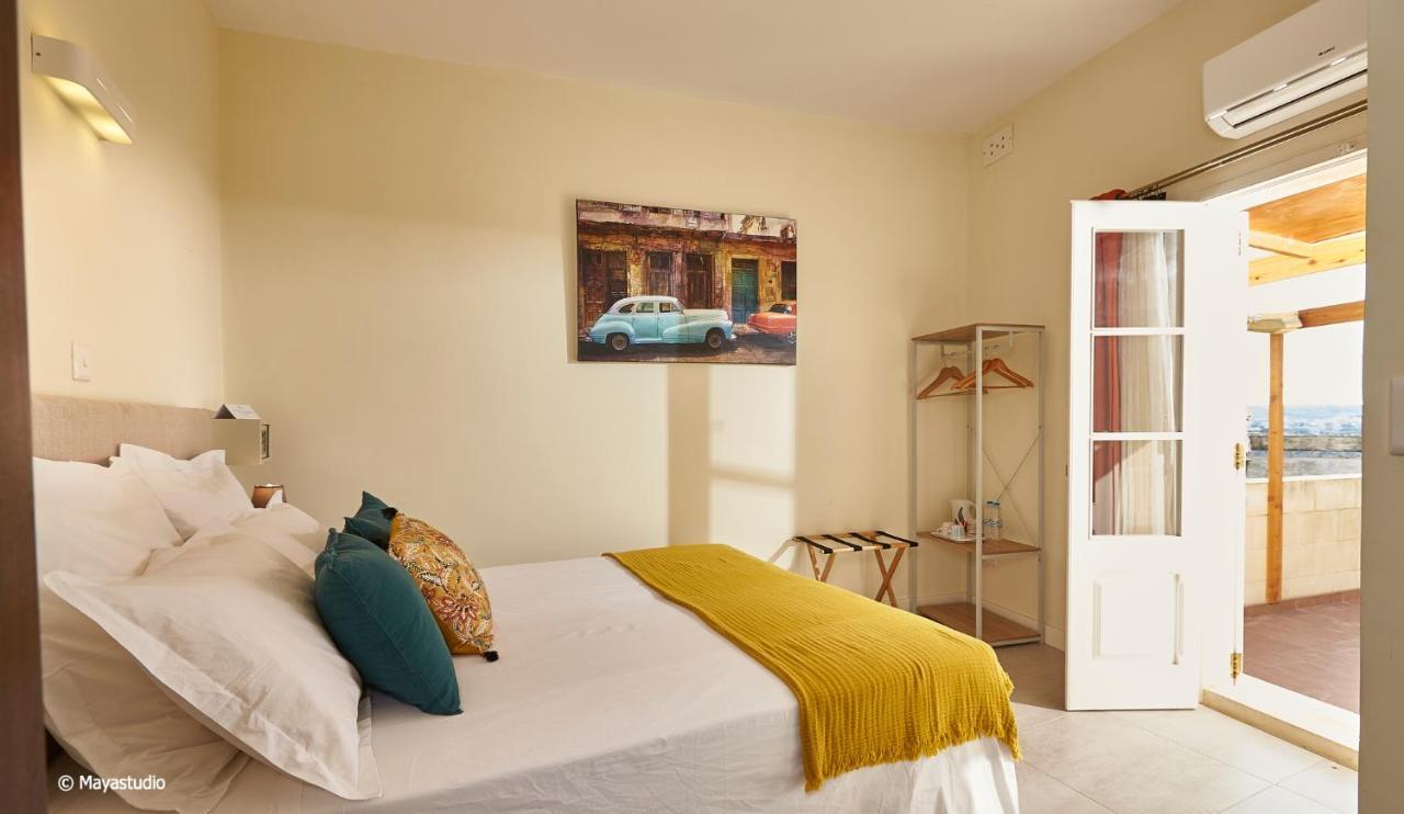 ビクトリア Provicario Bed & Breakfast エクステリア 写真